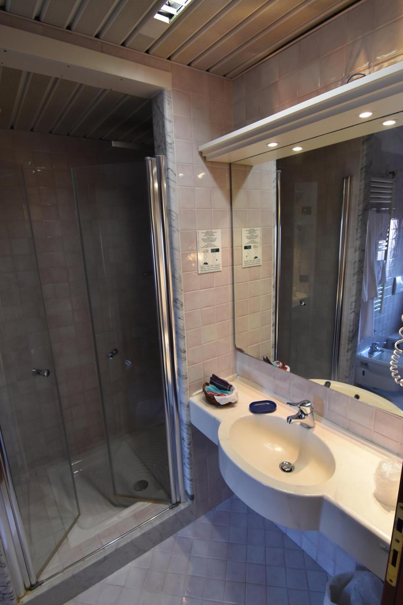 Hotel Brennero Bassano del Grappa Phòng bức ảnh